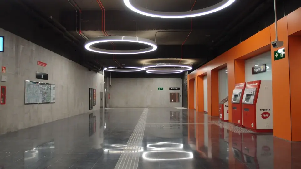 Proyecto de iluminación en la estación de metro Foneria de Barcelona con luminarias Geminy.